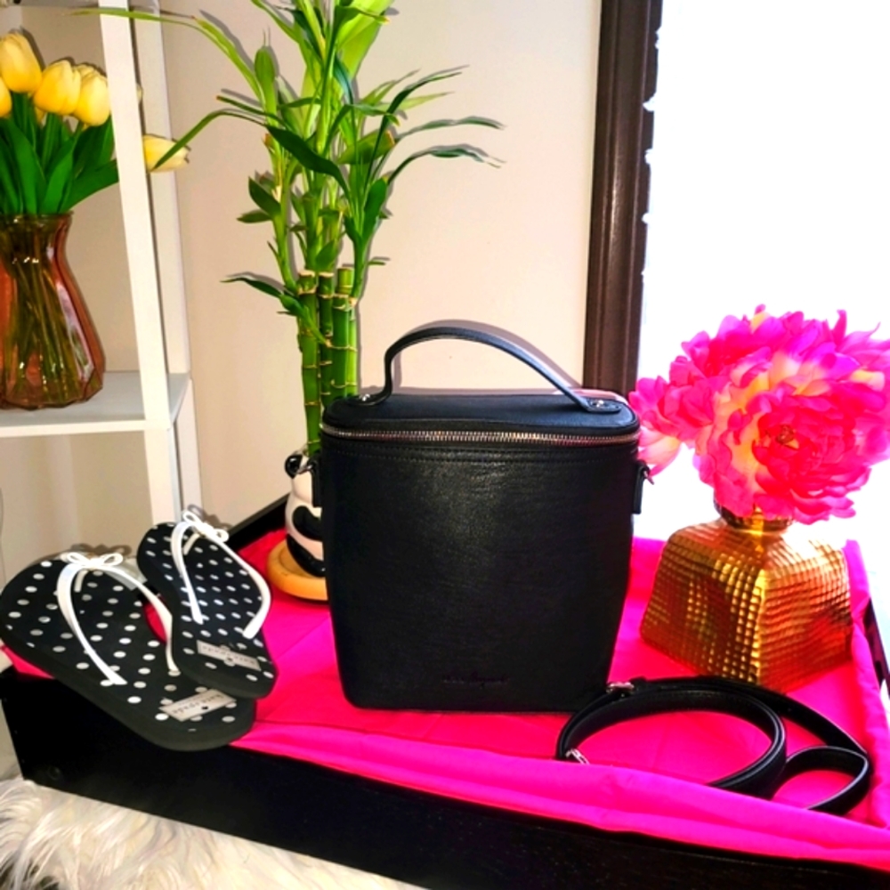 Urban Originals black crossbody purse